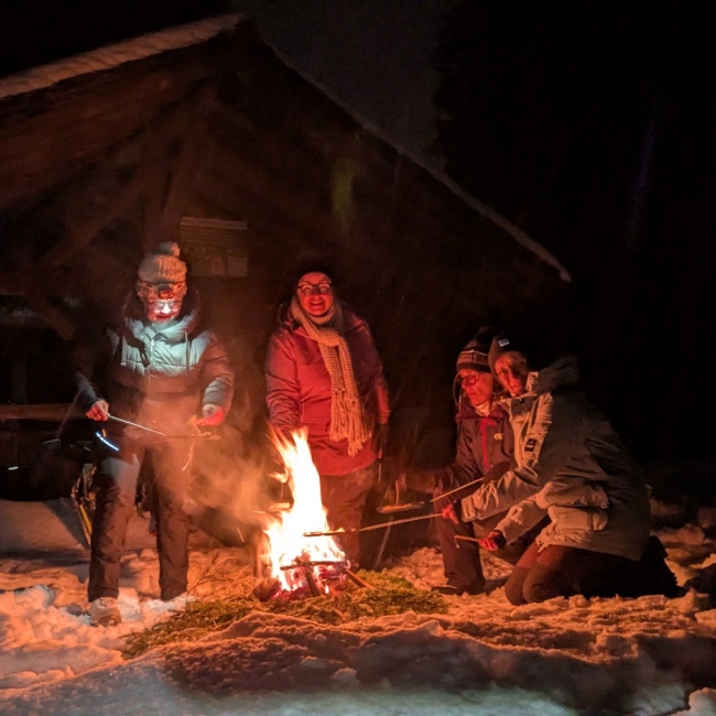RAQUETTES - RACLETTES AU FEU DE BOIS - Morgins